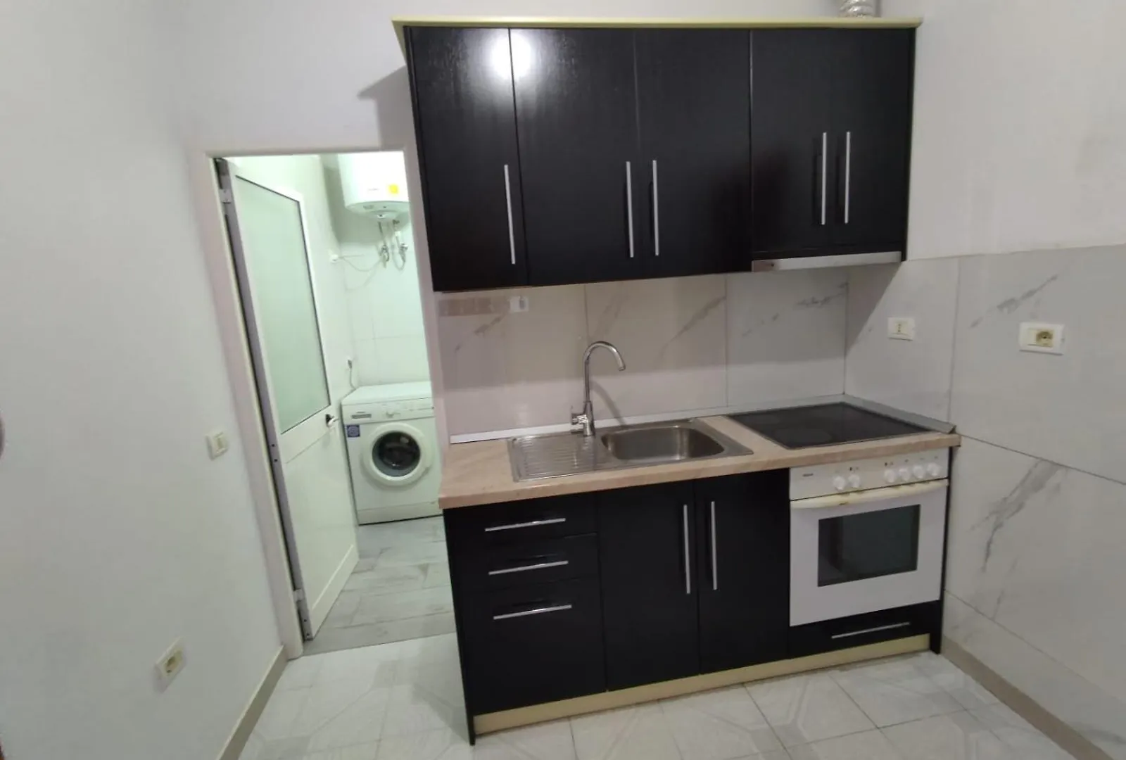 Tirana Apartment City Stay , Free Parking & Balcony